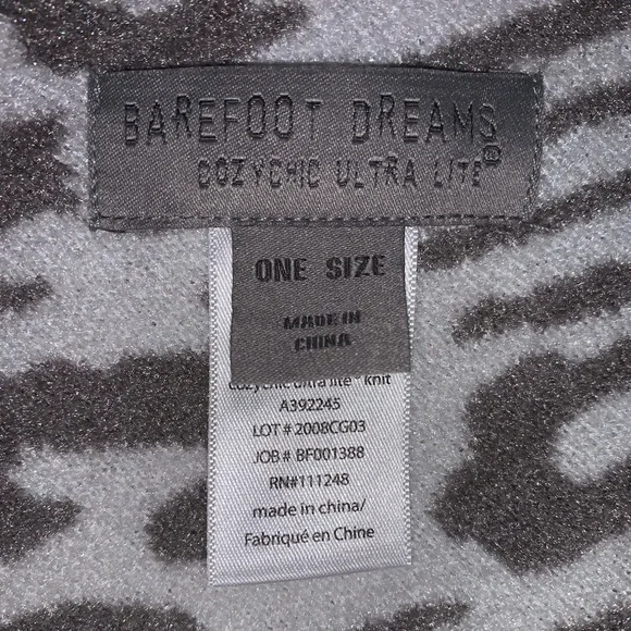 NWOT Barefoot Dreams poncho one size animal print cozychic ultra lite tan - Picture 2 of 2